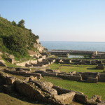 1280px-Sperlonga_ruins_13